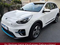 Weiß Gebraucht 2021 Kia e-Niro Edition 7 SUV | 19.985 € (Guter Preis)