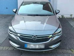 Grau Gebraucht 2016 Opel Astra Kleinwagen | 8.800 € (Fairer Preis)