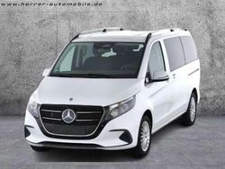 Bergkristallweiã metallic Gebraucht 2024 Mercedes V220 Van / Kleinbus | 55.890 € (Teuer)