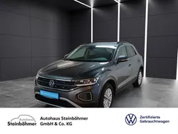 Indiumgrau (grau) Gebraucht 2024 VW T-Roc Life SUV | 23.240 € (Fairer Preis)
