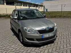 Grau Gebraucht 2011 Skoda Fabia Kleinwagen | 3.499 € (Etwas zu teuer)