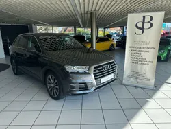 Grau Gebraucht 2016 Audi Q7 SUV | 32.700 € (Etwas zu teuer)