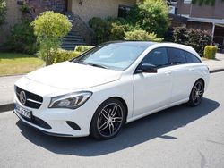 Weiß Gebraucht 2016 Mercedes CLA220 Shooting Brake AMG Kombi | 16.999 € (Fairer Preis)