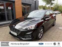 Schwarz (iridiumschwarz mica) Gebraucht 2019 Ford Focus ST-Line Kombi | 20.912 € (Etwas zu teuer)