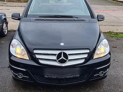 Schwarz Gebraucht 2010 Mercedes B180 Van / Kleinbus | 2.600 € (Guter Preis)