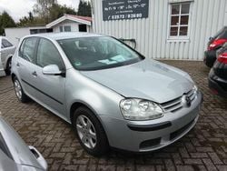Silber Gebraucht 2005 VW Golf V Trendline Limousine | 5.900 €