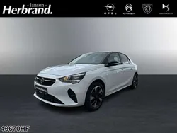 Jade weiss/arktis weiss Gebraucht 2021 Opel Corsa-e Kleinwagen | 15.389 € (Fairer Preis)