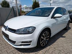 Weiß Gebraucht 2016 VW Golf Highline Limousine | 13.500 € (Fairer Preis)