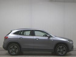 Grau Gebraucht 2023 Mercedes GLA180 Style SUV | 28.980 € (Fairer Preis)