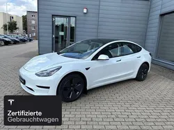 Weiß Gebraucht 2021 Tesla Model 3 RWD Limousine | 23.500 € (Fairer Preis)