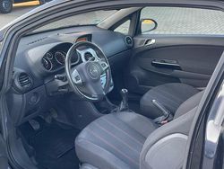 Schwarz Gebraucht 2009 Opel Corsa Limousine | 1.650 € (Guter Preis)