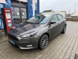 Grau Gebraucht 2018 Ford Focus Kombi | 11.699 € (Guter Preis)