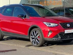 Rot Gebraucht 2024 Seat Arona Design SUV | 24.999 € (Fairer Preis)