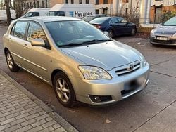Silber Gebraucht 2005 Toyota Corolla Limousine | 3.800 € (Etwas zu teuer)