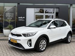 Weiß Gebraucht 2021 Kia Stonic SUV | 16.164 € (Teuer)