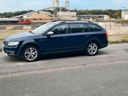 Blau Gebraucht 2015 Skoda Octavia Scout Kombi | 9.100 € (Fairer Preis)
