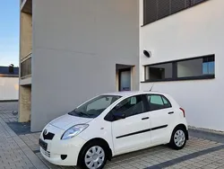 Weiß Gebraucht 2006 Toyota Yaris Kleinwagen | 2.200 € (Guter Preis)