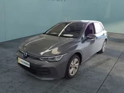 Grau Gebraucht 2024 VW Golf VIII Life Limousine | 26.240 € (Fairer Preis)