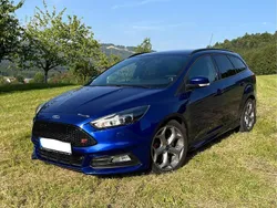 Blau Gebraucht 2015 Ford Focus ST Kombi | 10.900 € (Fairer Preis)