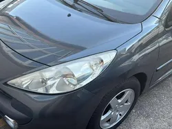 Grau Gebraucht 2009 Peugeot 207 Kombi | 3.590 € (Teuer)