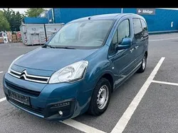 Blau Gebraucht 2016 Citroën Berlingo Van / Kleinbus | 7.300 € (Fairer Preis)