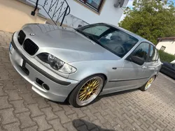Silber Gebraucht 2003 BMW 330 Limousine | 3.490 €