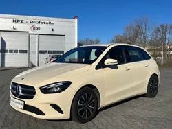 Beige Gebraucht 2022 Mercedes B200 Van / Kleinbus | 15.990 € (Superpreis)
