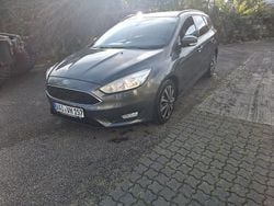 Grau Gebraucht 2016 Ford Focus Business Edition Kombi | 3.699 € (Superpreis)