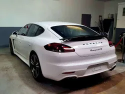 Weiß Gebraucht 2013 Porsche Panamera Limousine | 38.500 €