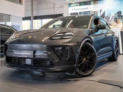 Vulkangraumetallic Gebraucht 2024 Porsche Macan SUV | 104.590 € (Teuer)