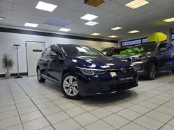 Blau Gebraucht 2023 VW Golf VIII Life Limousine | 28.999 € (Teuer)