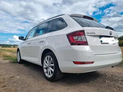 Weiß Gebraucht 2018 Skoda Fabia Style Kombi | 8.990 € (Guter Preis)