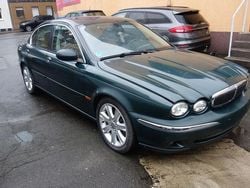 Grün Gebraucht 2002 Jaguar X-type Executive Limousine | 5.600 € (Etwas zu teuer)