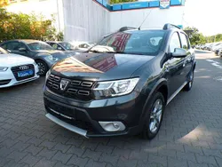 Grau Gebraucht 2018 Dacia Sandero Stepway Kleinwagen | 8.990 € (Guter Preis)