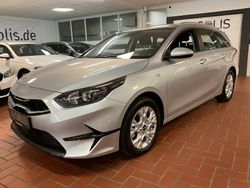 Silber (sparklingsilbermetall) Gebraucht 2023 Kia Ceed Vision Kombi | 23.990 € (Fairer Preis)