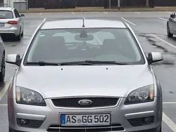 Silber Gebraucht 2007 Ford Focus Titanium Limousine | 2.200 € (Guter Preis)