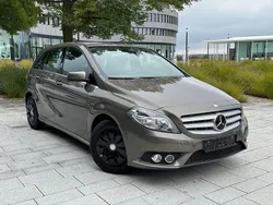 Grau Gebraucht 2012 Mercedes B180 Van / Kleinbus | 12.490 € (Fairer Preis)