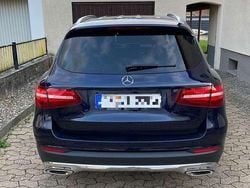 Blau Gebraucht 2018 Mercedes GLC250 SUV | 29.950 € (Etwas zu teuer)