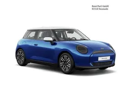 Blau Gebraucht 2024 Mini Cooper Classic Kleinwagen | 33.900 € (Etwas zu teuer)