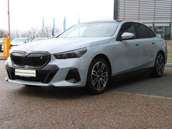 Grau Gebraucht 2023 BMW i5 M Sport Limousine | 60.640 € (Fairer Preis)