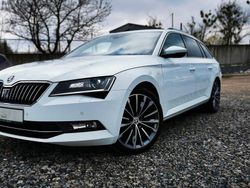 Weiß Gebraucht 2016 Skoda Superb LAURIN & KLEMENT Kombi | 16.999 € (Etwas zu teuer)