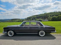 Braun Gebraucht 1971 Mercedes 280 Limousine | 18.999 €
