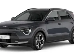 Grau (interstellar grau metallic) Neu 2025 Kia Niro Spirit SUV | 36.490 € (Fairer Preis)