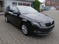 Schwarz Gebraucht 2020 Skoda Octavia Business Line Kombi | 9.950 €
