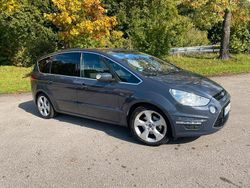 Grau Gebraucht 2012 Ford S-MAX Titanium Van / Kleinbus | 11.800 € (Teuer)