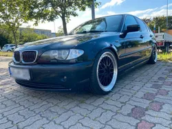 Schwarz Gebraucht 2002 BMW 320 Limousine | 2.750 € (Fairer Preis)