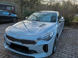 Grau Gebraucht 2018 Kia Stinger GT Kleinwagen | 29.850 € (Guter Preis)