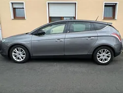 Grau Gebraucht 2010 Lancia Delta Limousine | 4.500 € (Etwas zu teuer)