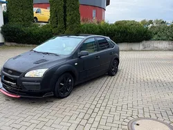 Schwarz Gebraucht 2006 Ford Focus Limousine | 1.350 € (Teuer)