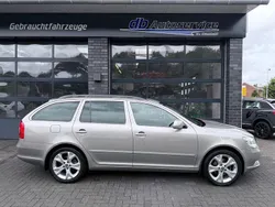 Beige Gebraucht 2013 Skoda Octavia Elegance Kombi | 9.390 € (Fairer Preis)